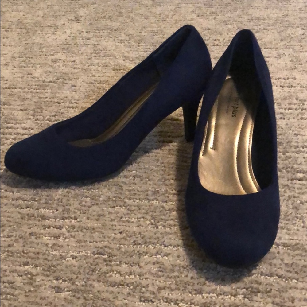 Navy blue heels